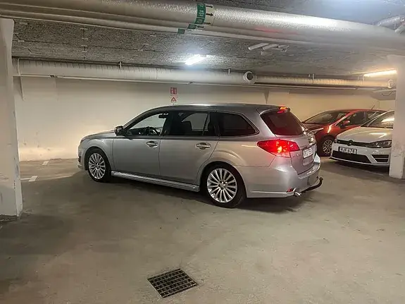 Subaru Legacy 2012 photo 2