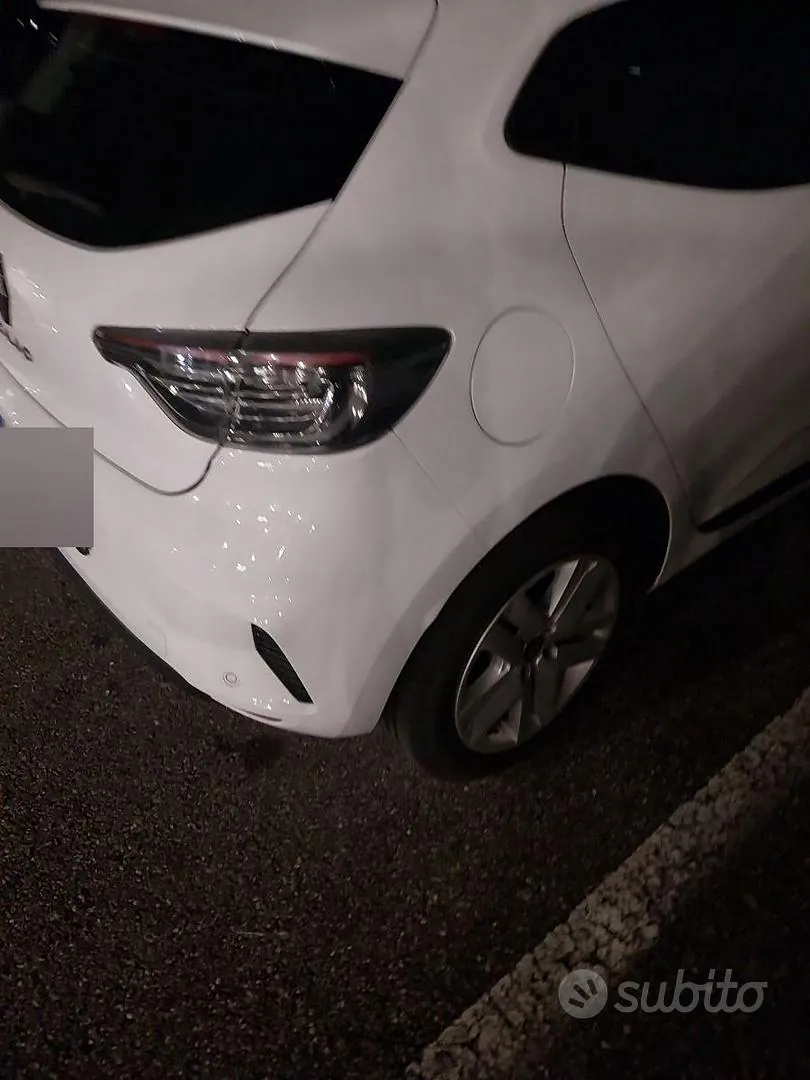 Renault Clio 2024 photo 2