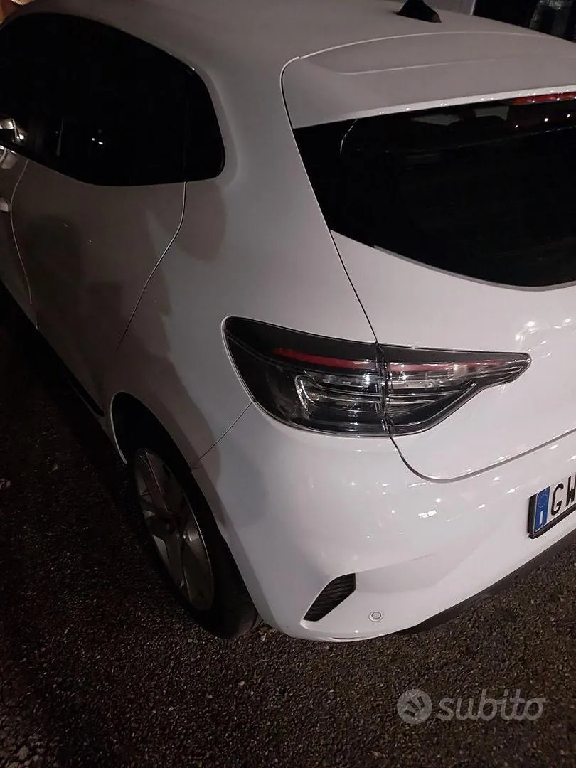 Renault Clio 2024 photo 3