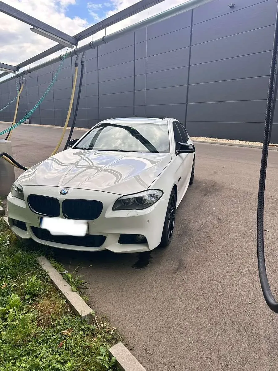 BMW 5 Series 2012 photo 3