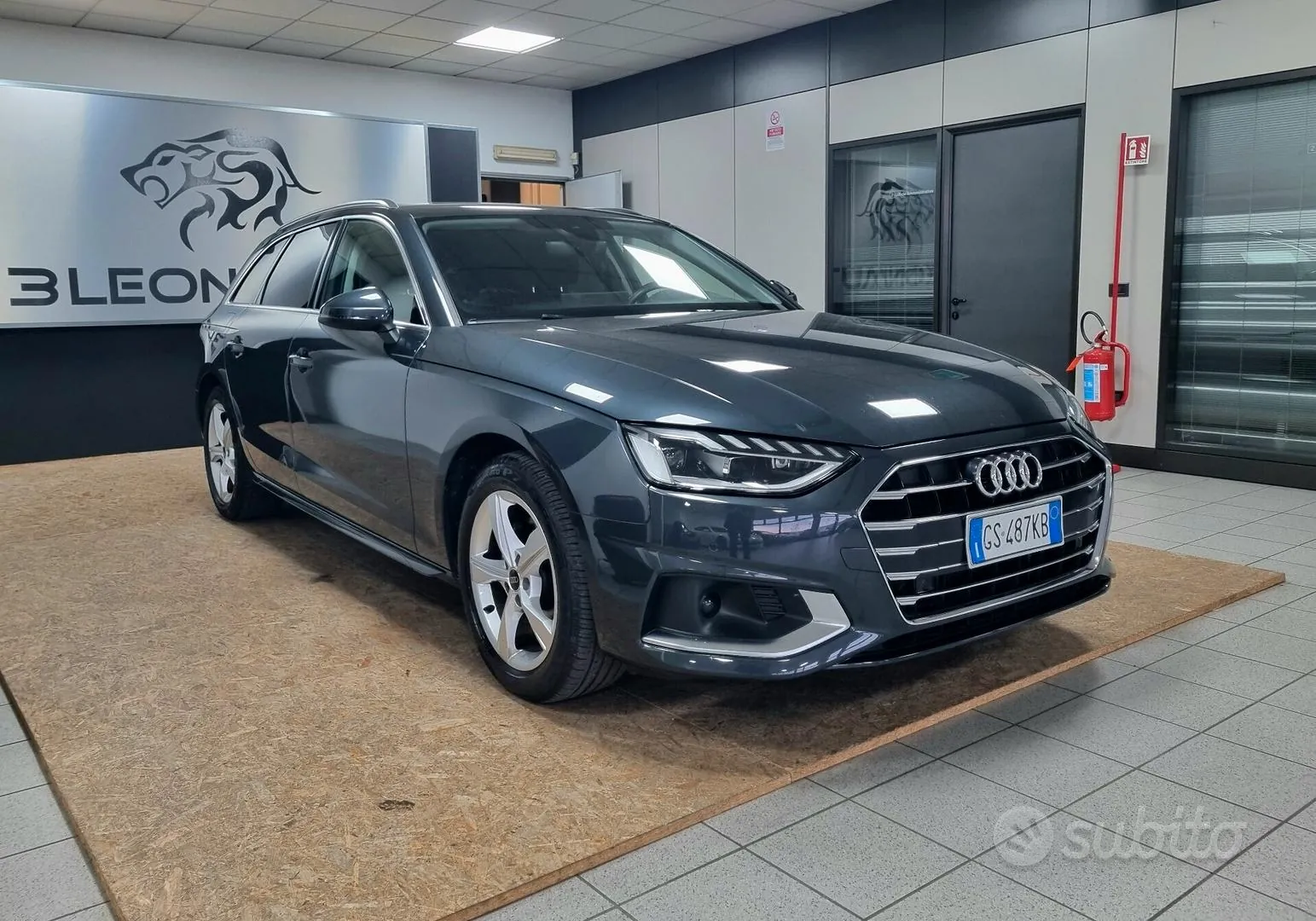 Audi A4 Avant 2024 photo 2