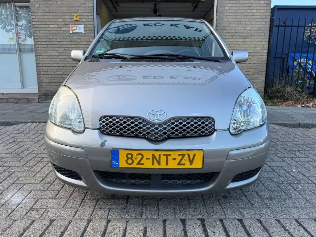 Toyota Yaris 2004 photo 4