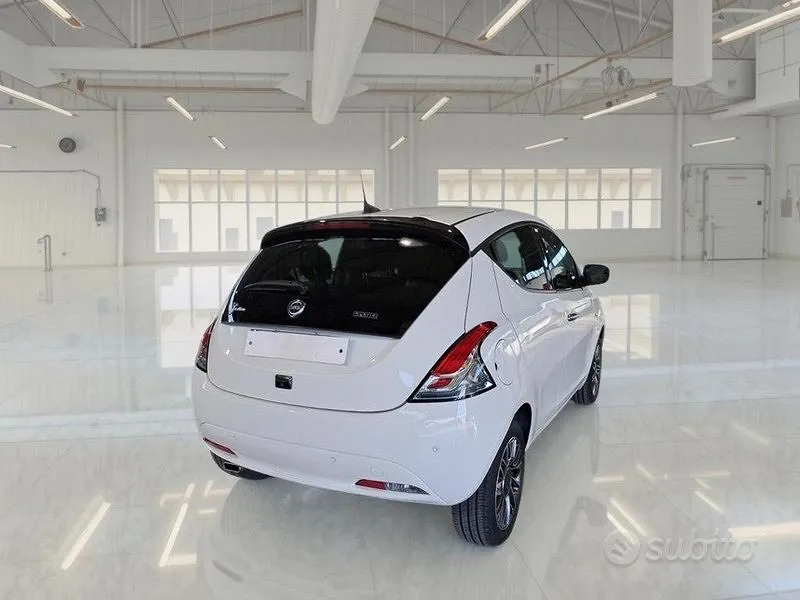 Lancia Ypsilon 2023 photo 4