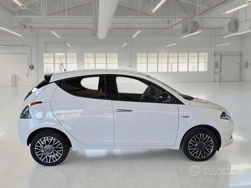 Lancia Ypsilon 2023 photo 3