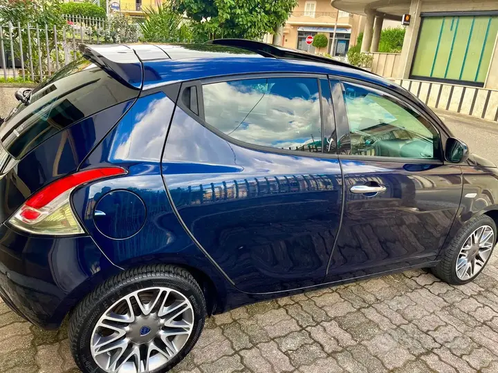 Lancia Ypsilon 2016 photo 3