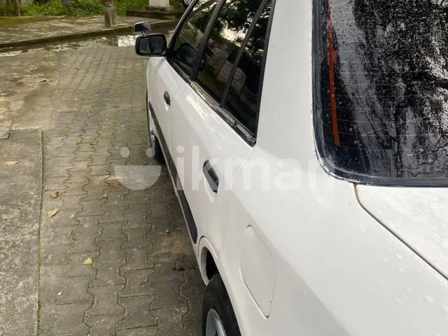 Mazda 3 1989 photo 2