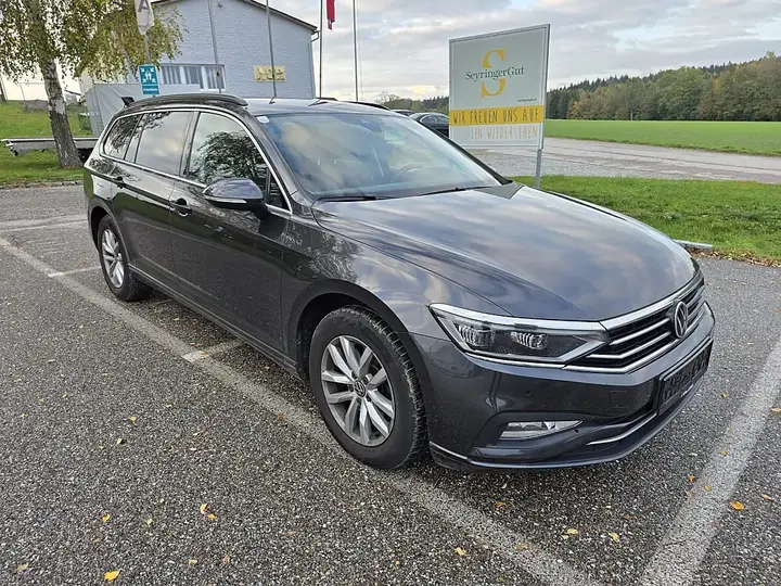 Volkswagen Passat 2022 photo 2