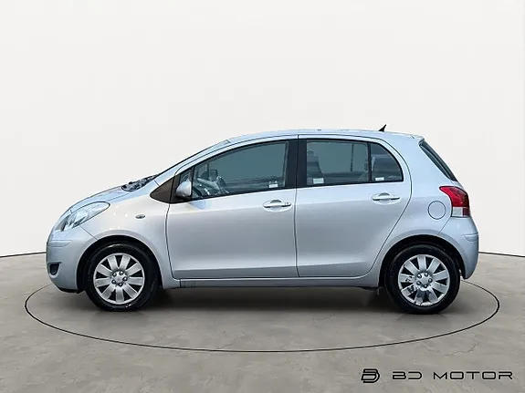 Toyota Yaris 2009 photo 2