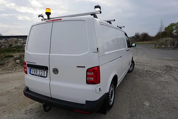 Volkswagen Transporter 2018 photo 5