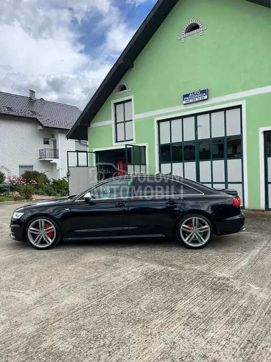 Audi A6 2012 photo 2