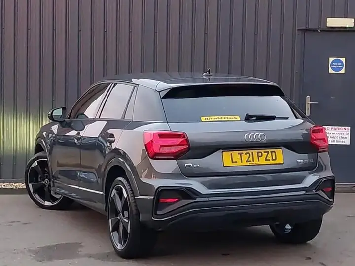 Audi Q2 2021 photo 2
