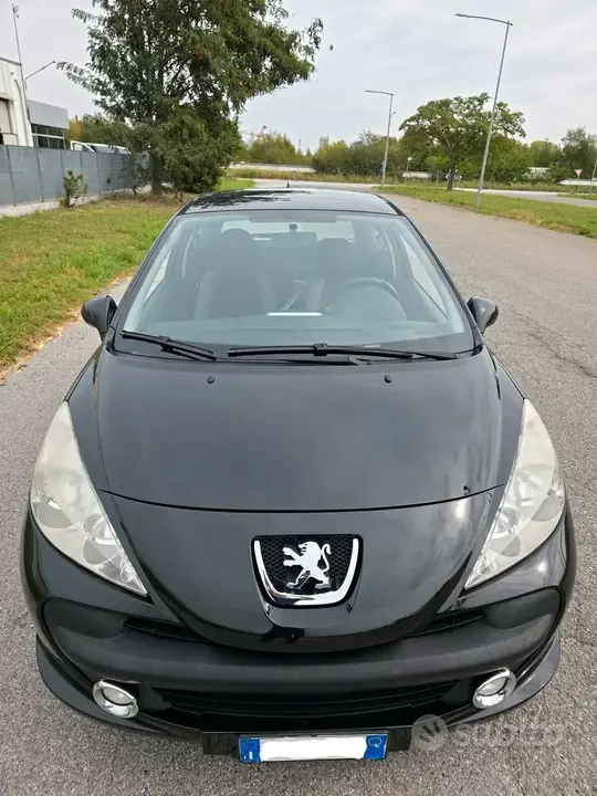 Peugeot 207 2009 photo 2