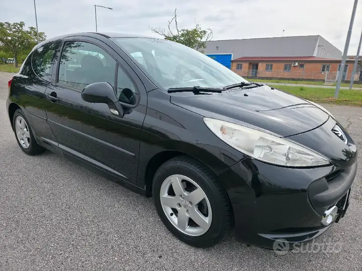 Peugeot 207 2009 photo 5