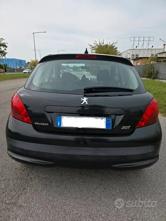 Peugeot 207 2009 photo 3