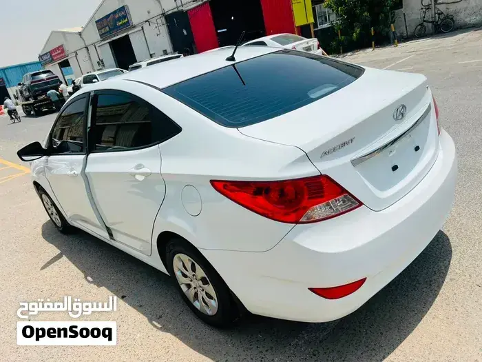 Hyundai Accent 2017 photo 2