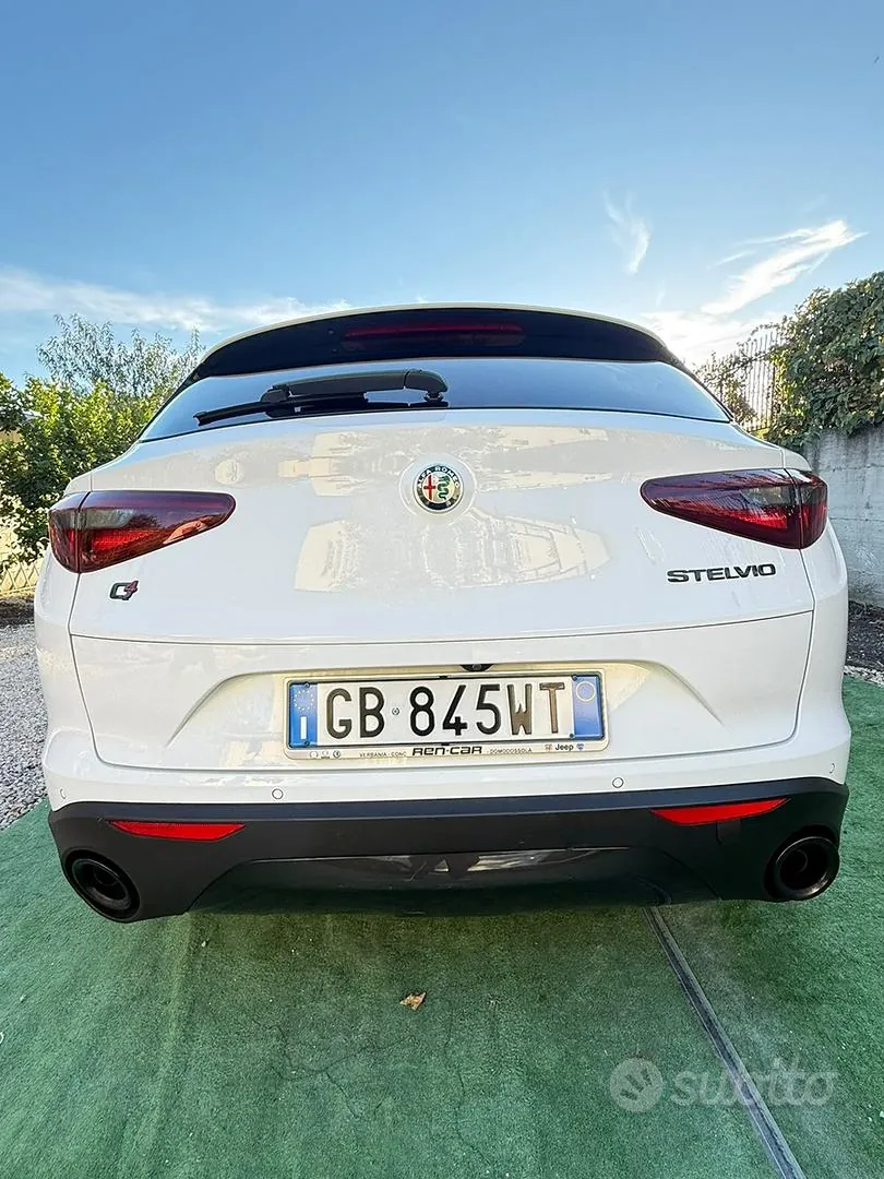 Alfa Romeo Stelvio 2021 photo 4