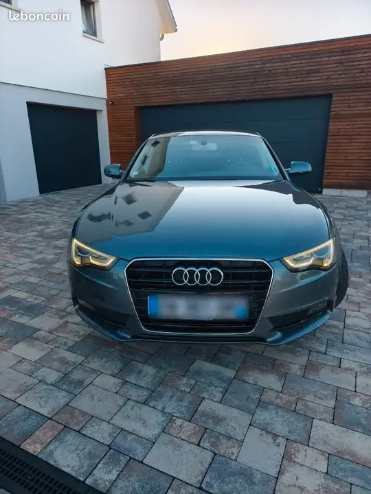 Audi A5 2011 photo 2