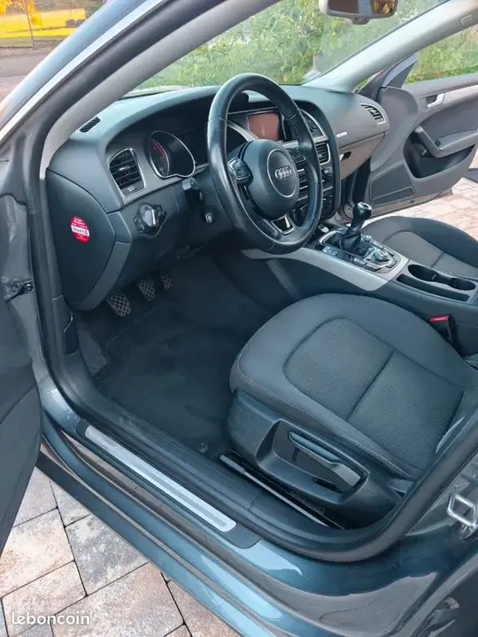Audi A5 2011 photo 3