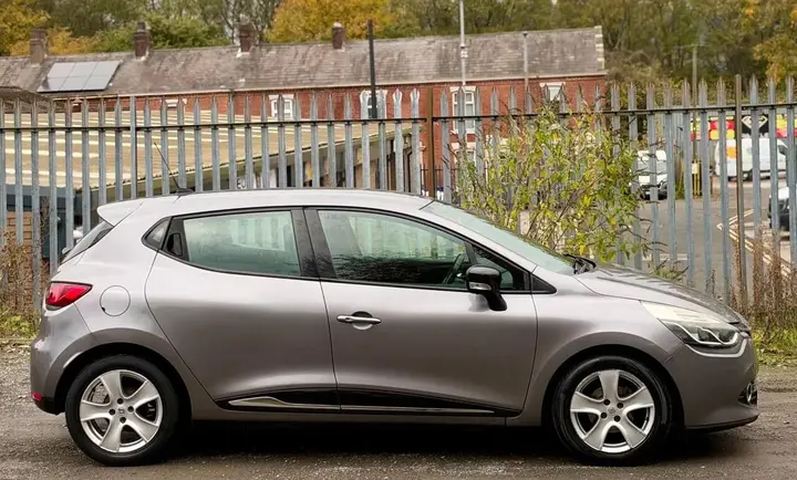 Renault Clio 2014 photo 2