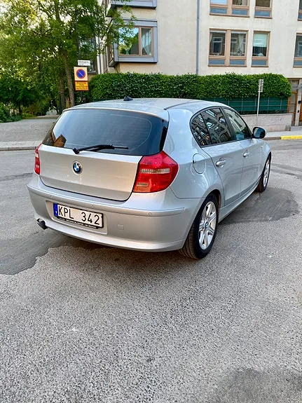 BMW 118D 2010 photo 3