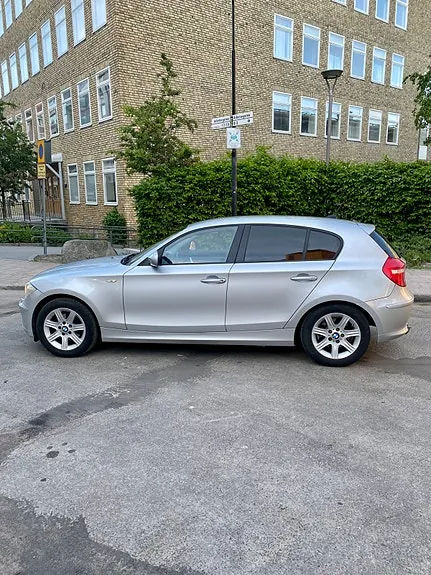 BMW 118D 2010 photo 2