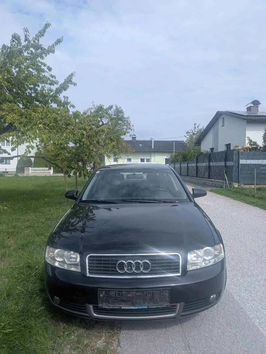 Audi A4 2002 photo 2