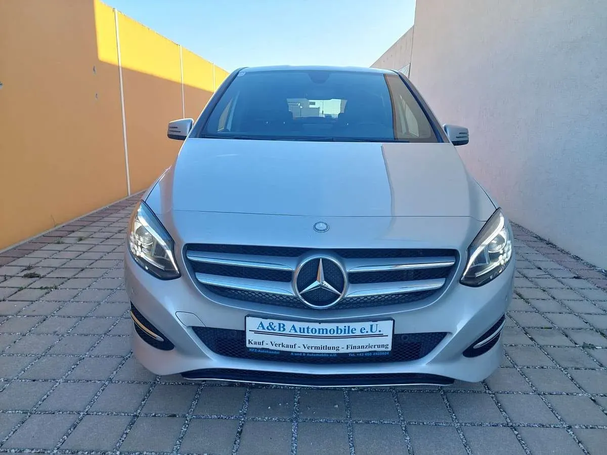 Mercedes-Benz B-Class 2015 photo 2