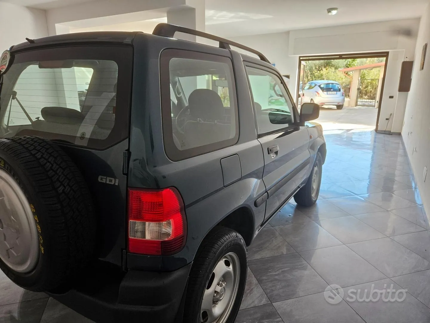Mitsubishi Pajero 2002 photo 4