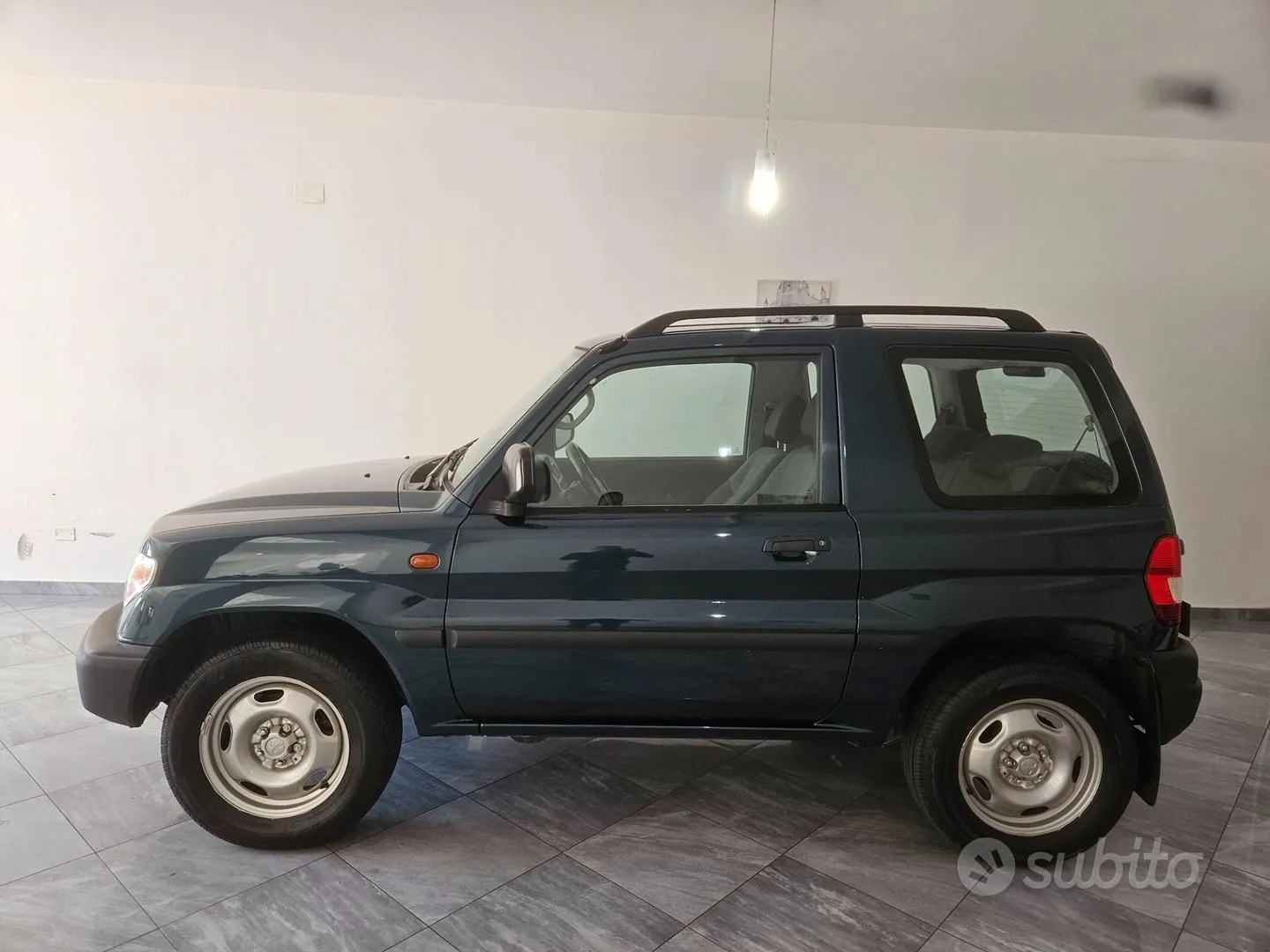 Mitsubishi Pajero 2002 photo 2