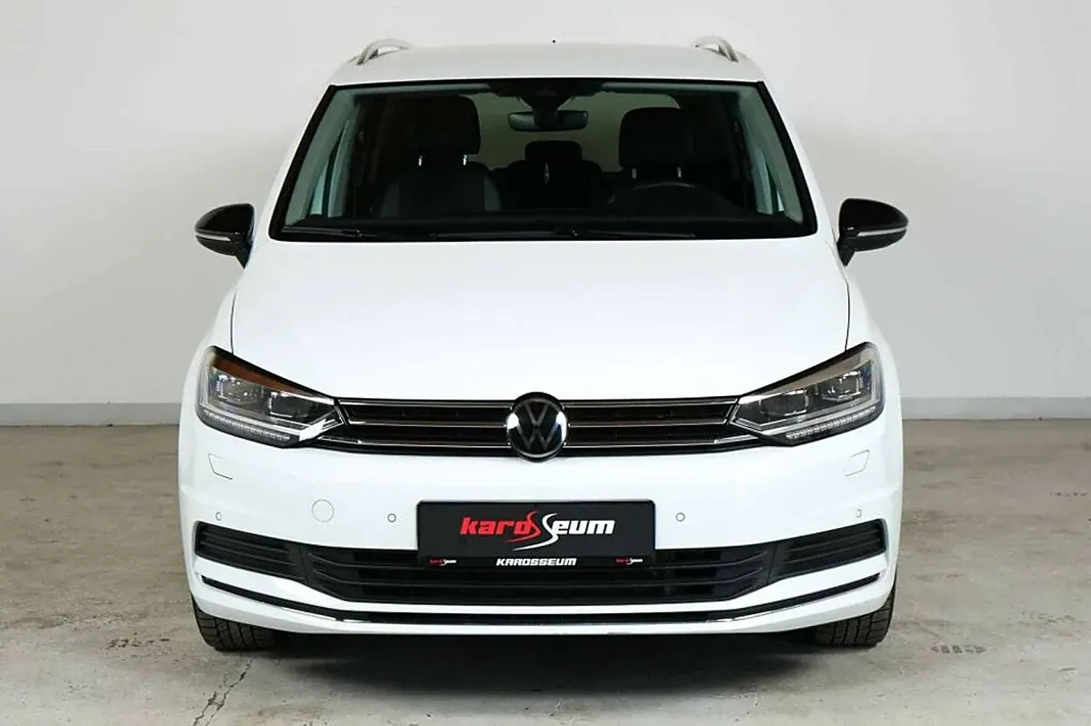 Volkswagen Touran 2025 photo 2