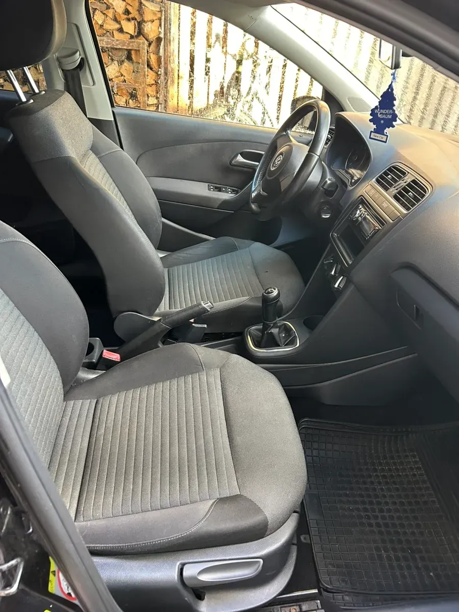 Volkswagen Polo 2010 photo 2