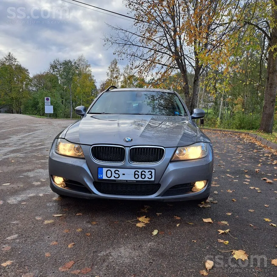 BMW 318 2009 photo 2
