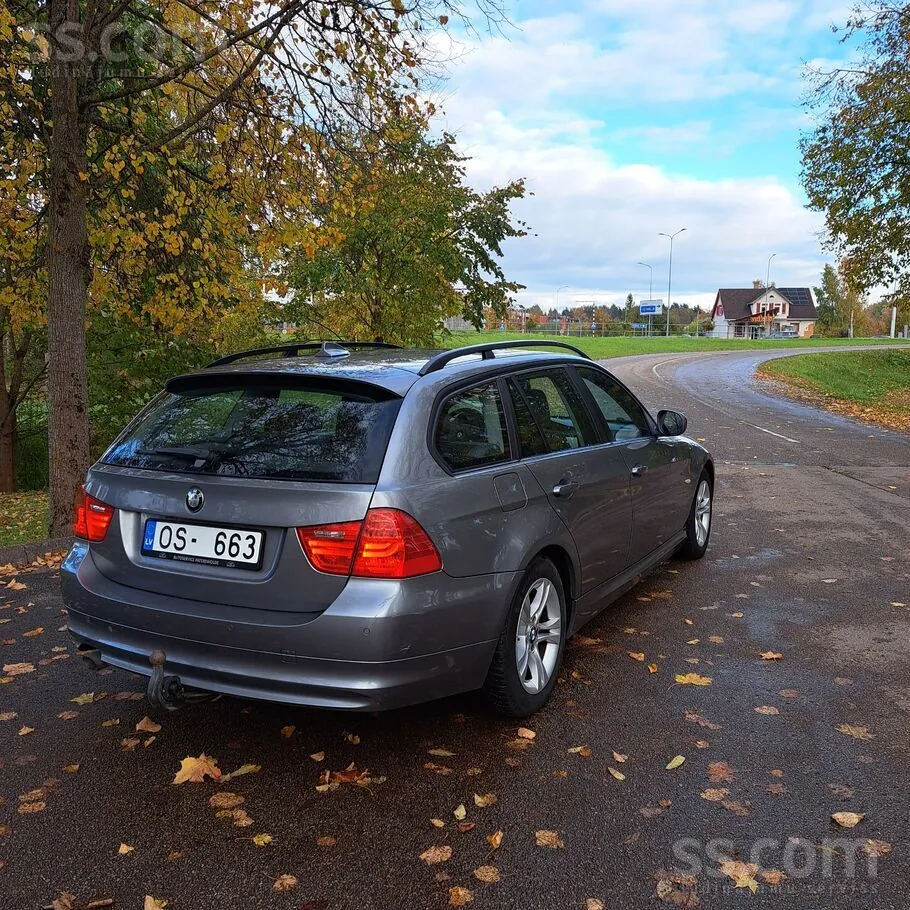 BMW 318 2009 photo 4
