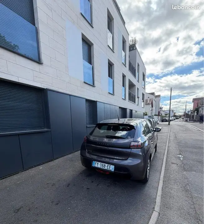 Peugeot 208 2021 photo 2