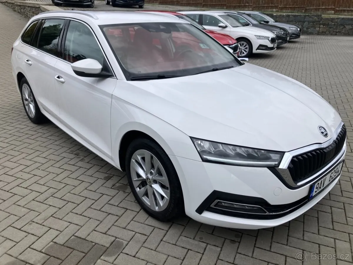 Skoda Octavia 2023 photo 2