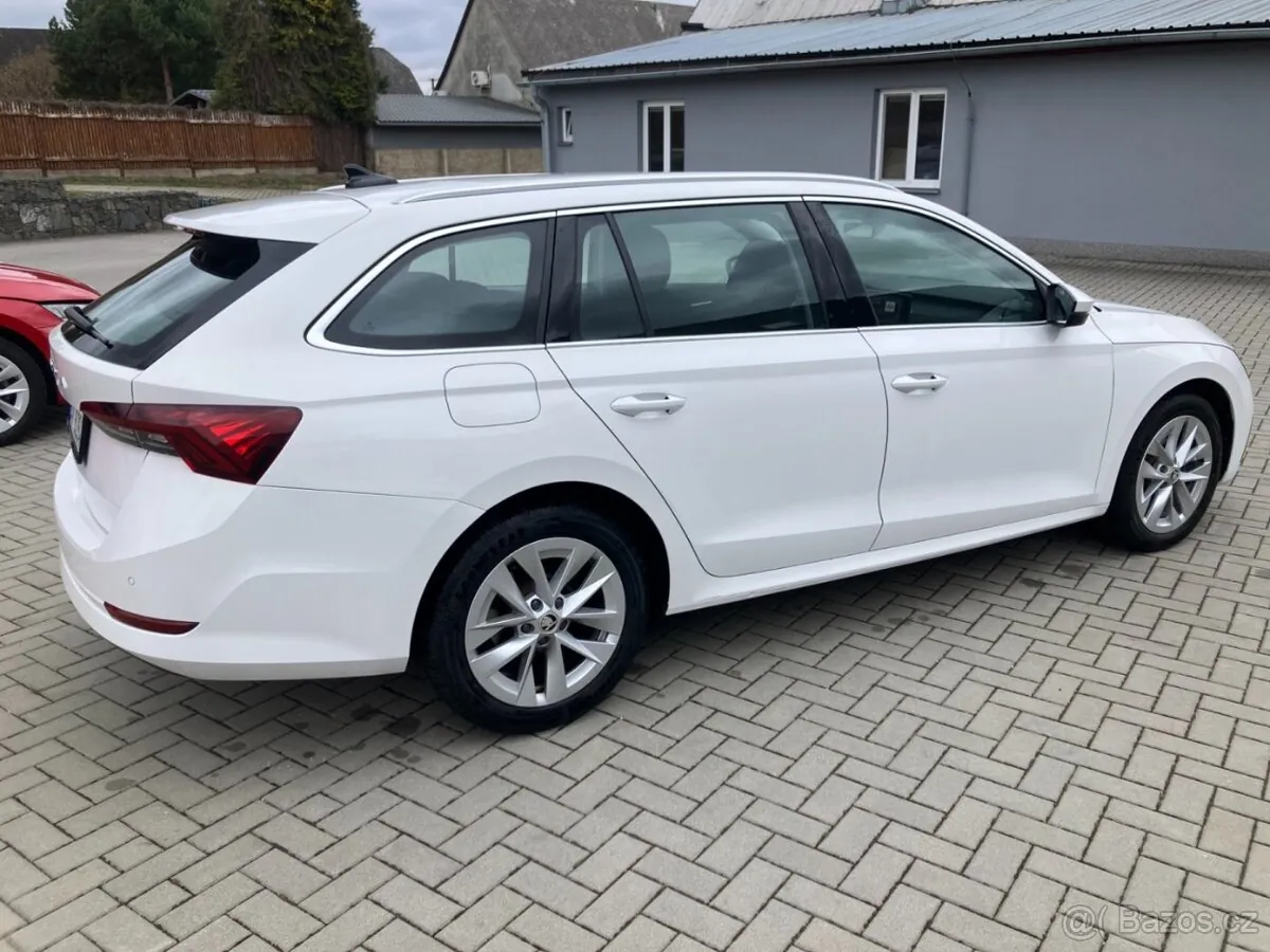 Skoda Octavia 2023 photo 3