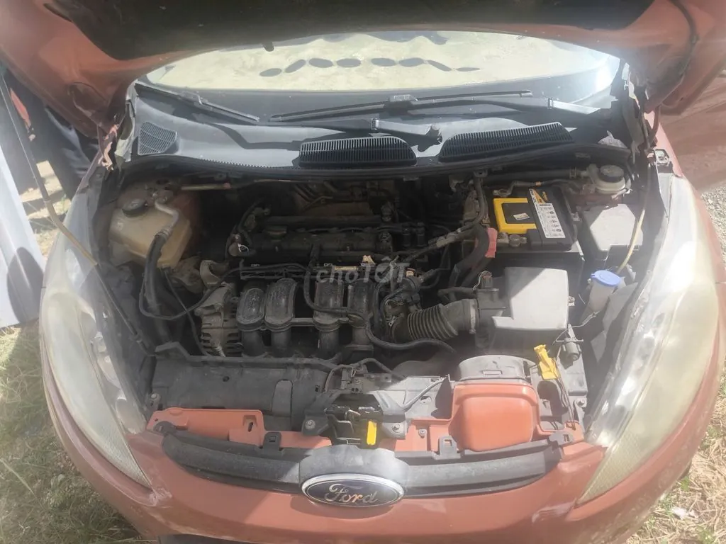Ford Fiesta 2011 photo 2