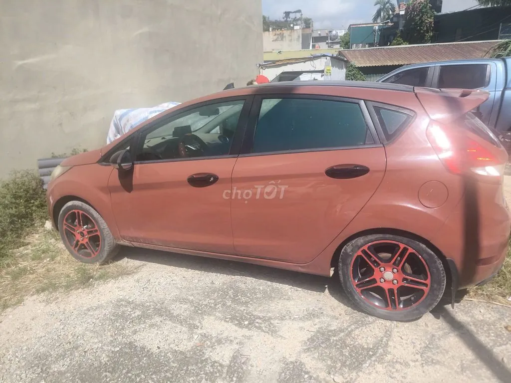 Ford Fiesta 2011 photo 5