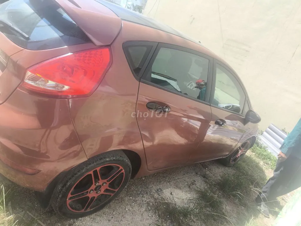 Ford Fiesta 2011 photo 4