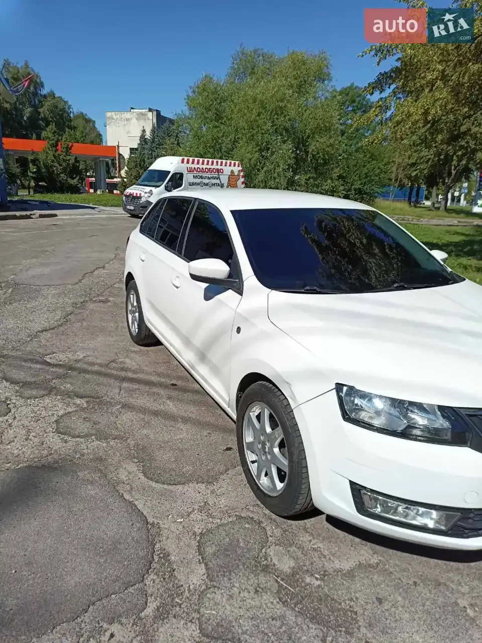 Skoda Rapid 2014 photo 2