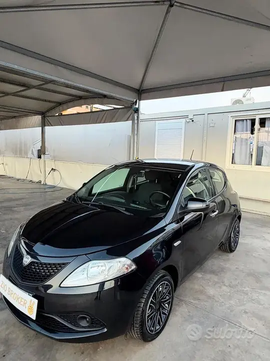 Lancia Ypsilon 2020 photo 2
