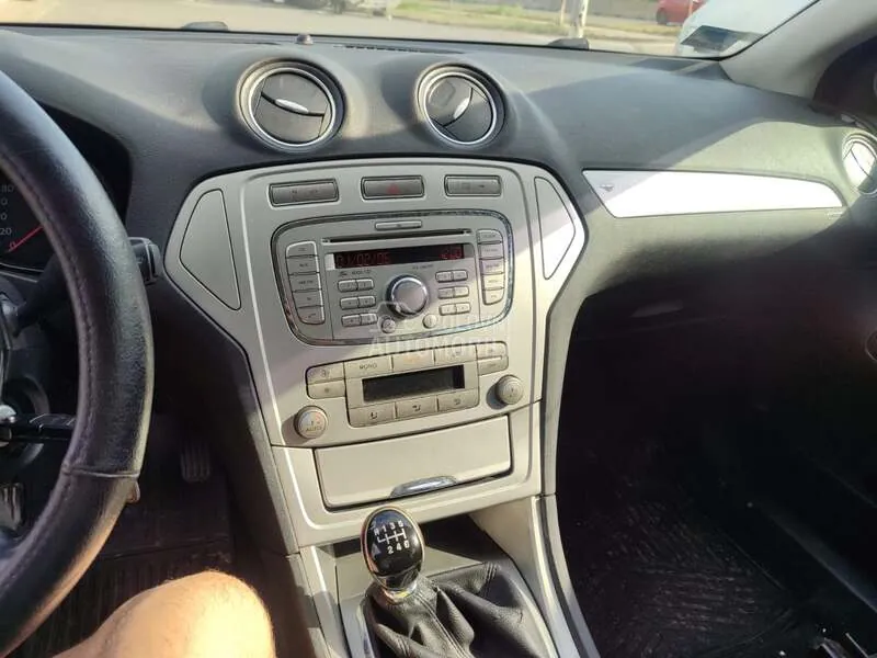 Ford Mondeo 2010 photo 2