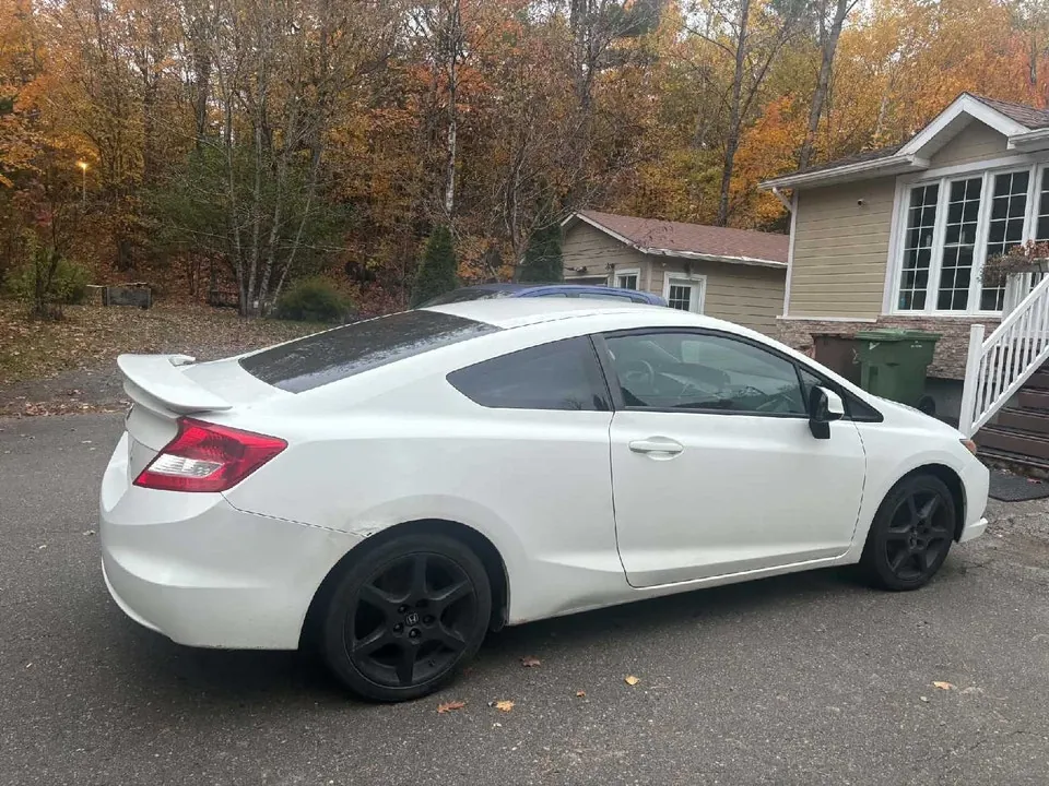 Honda Civic 2012 photo 4