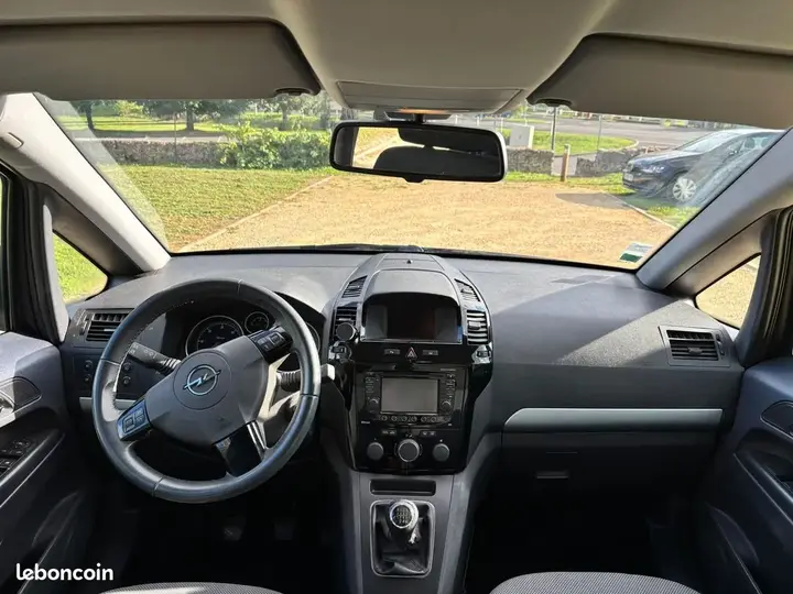 Opel Zafira 2012 photo 3