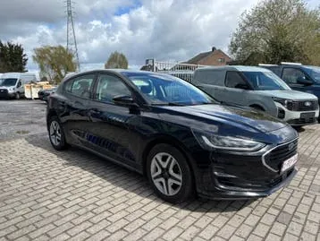 Ford Focus 2022 photo 2