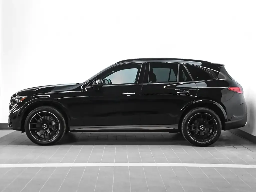 Mercedes-Benz Glc 300 Amg 2025 photo 2