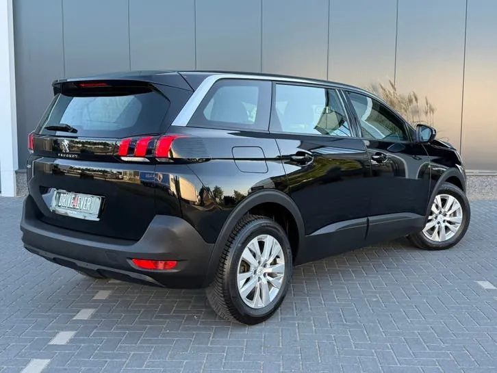 Peugeot 5008 2023 photo 3