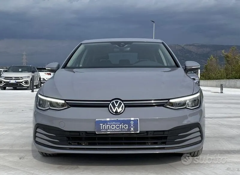 Volkswagen Golf 2022 photo 2