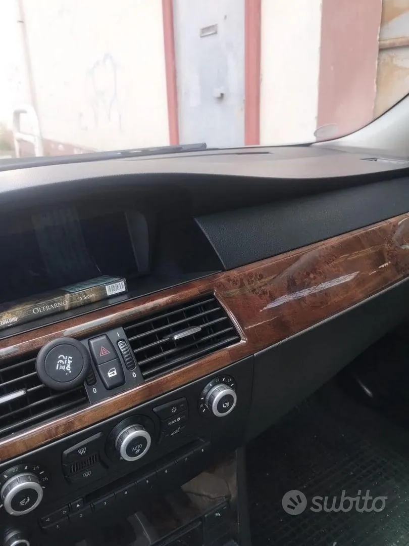 BMW 530D Touring 2009 photo 3