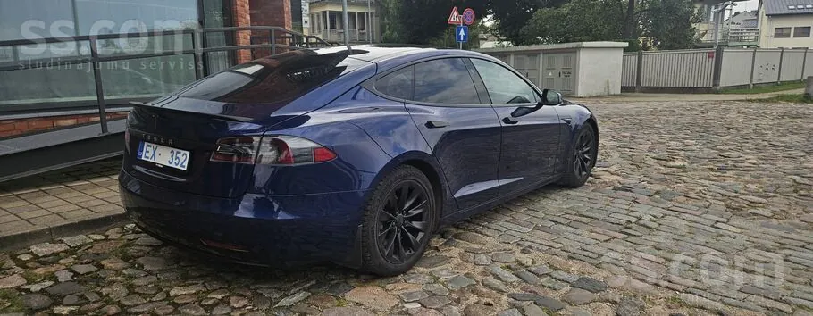 Tesla Model S 2017 photo 3